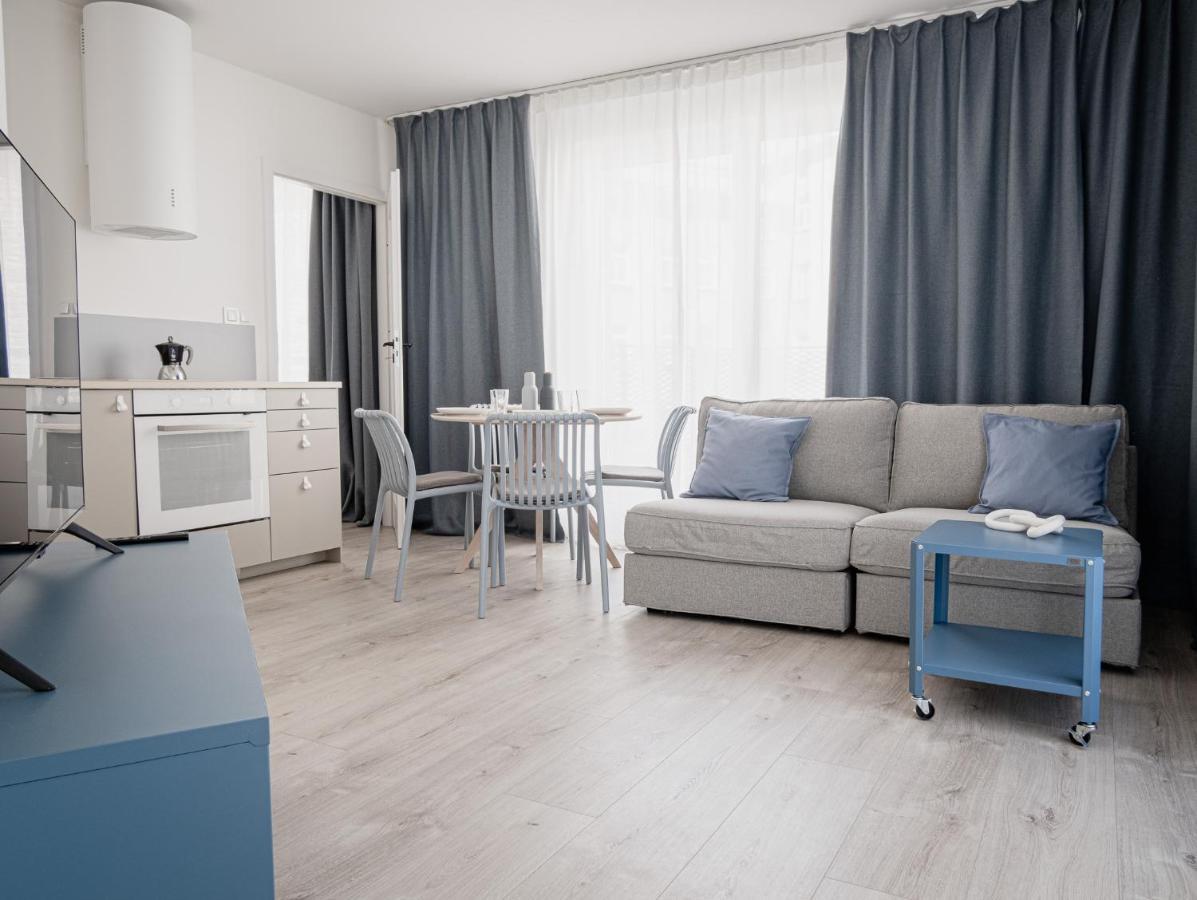 Homewell Apartments Game And Movie Posen Exterior foto