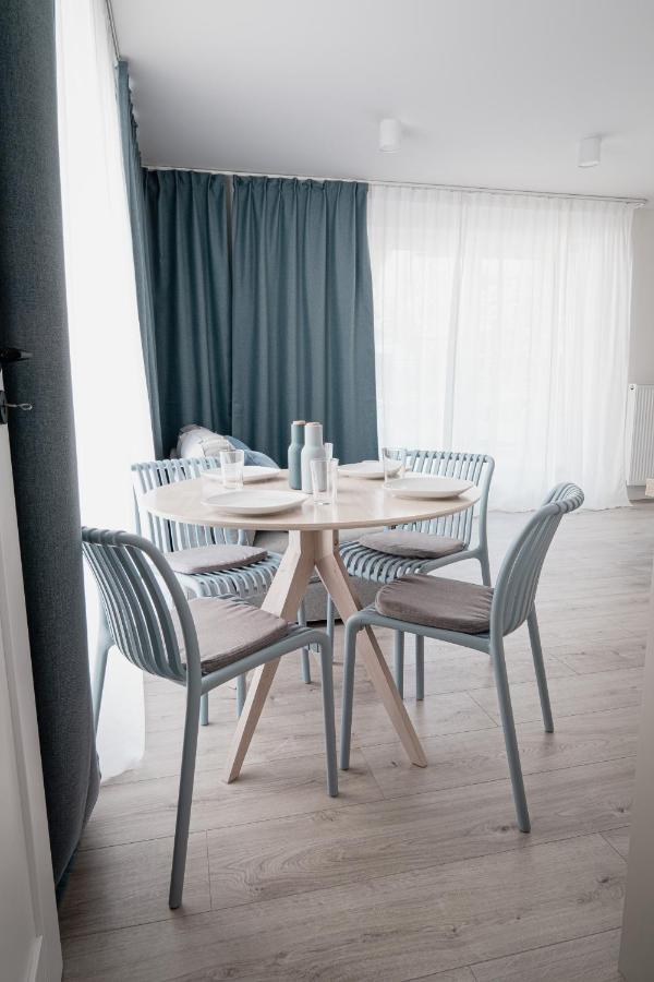 Homewell Apartments Game And Movie Posen Exterior foto